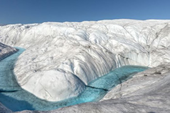 Surprising seas: Why melting Arctic ice doesn't cause sea-level rise around Greenland